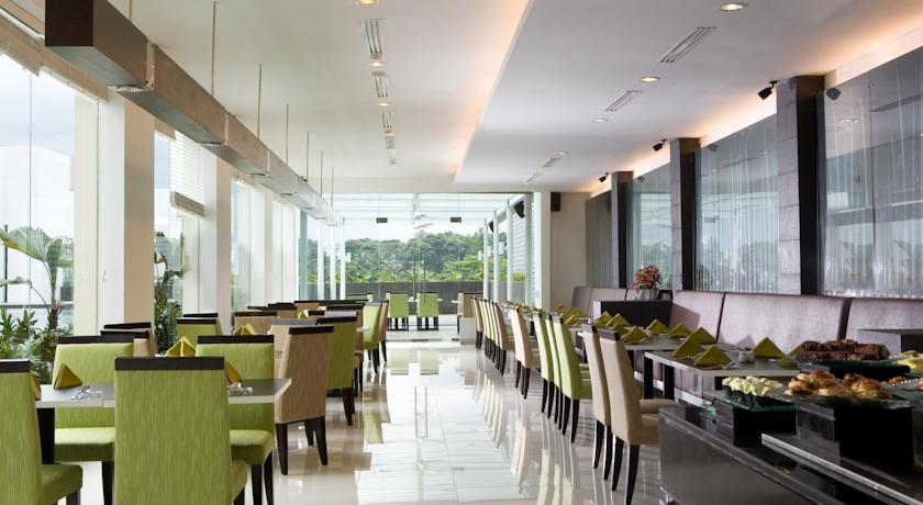 Hotel Santika Bogor Restaurace fotografie